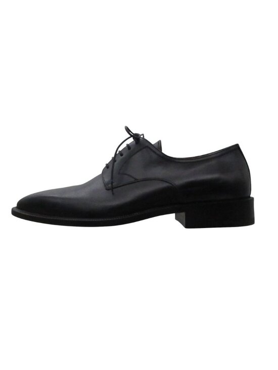 louis vuitton dress shoes Black Employee Savonches Its sleek lines are complemented by elevated details Louis Vuitton Dress Shoes Square